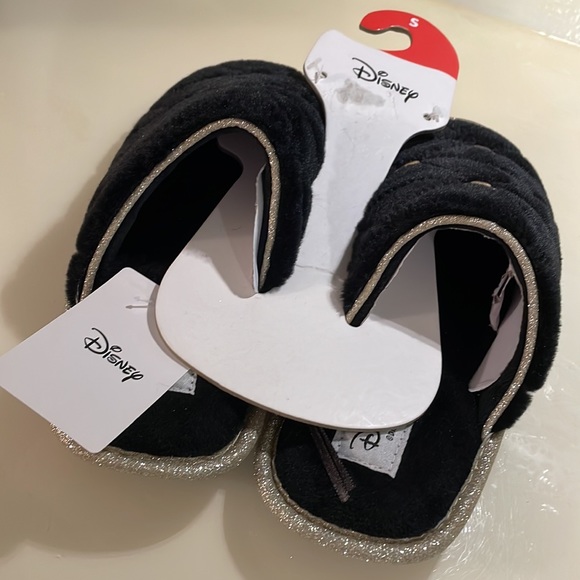 🆕Disney Mickey Mouse Quilted Black/Gold Glitter Slippers & Metallic Icon Charms - Picture 10 of 11